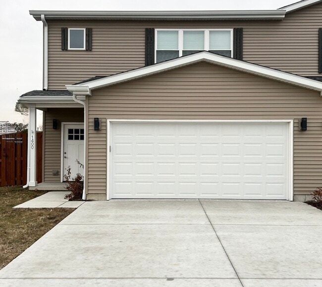 property at 1400 8th St