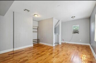 2135 Mirabeau Ave in New Orleans, LA - Building Photo - Building Photo