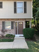 749 E Sherwood Hills Dr in Bloomington, IN - Building Photo