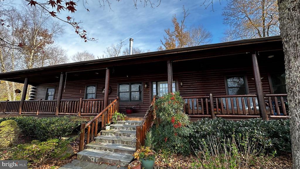 18304 Hawkins Rd in Brandywine, MD - Building Photo