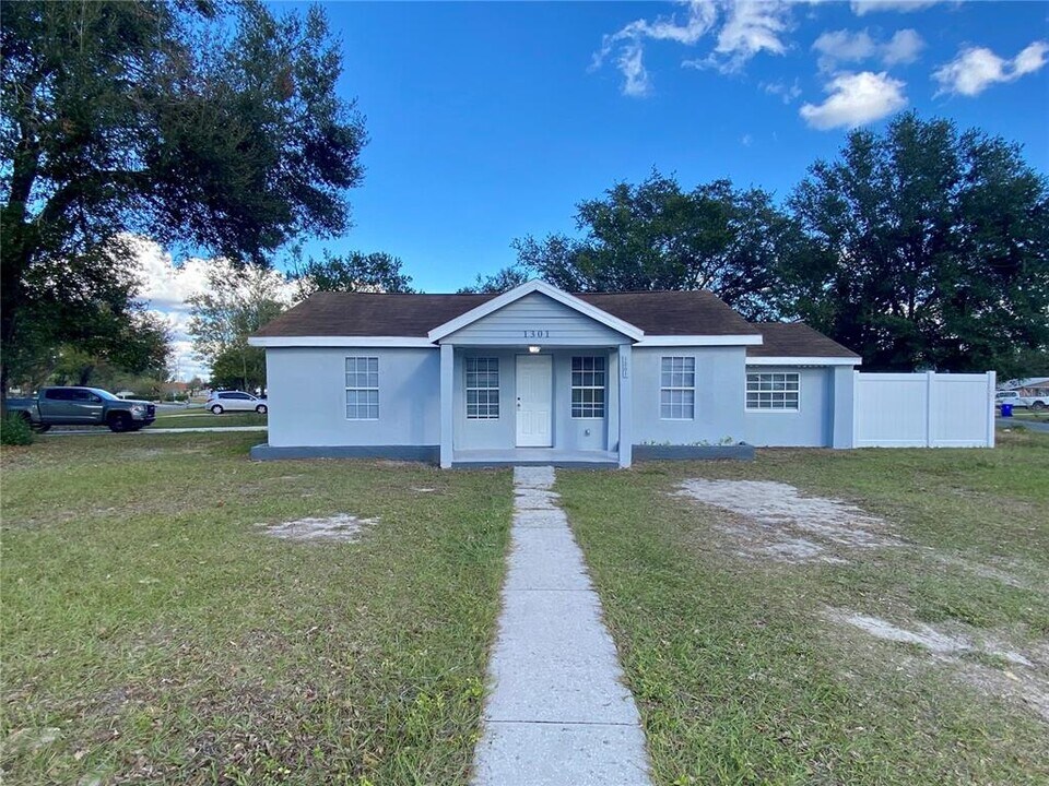 1301 Golconda Rd in Lakeland, FL - Building Photo