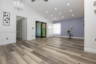 15230 SW 68th St in Miami, FL - Building Photo - Building Photo