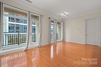 230 S Tryon St, Unit 409 in Charlotte, NC - Building Photo - Building Photo