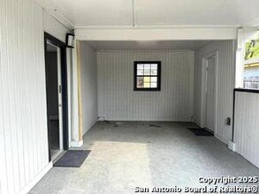 3606 Versailles Dr in San Antonio, TX - Building Photo - Building Photo