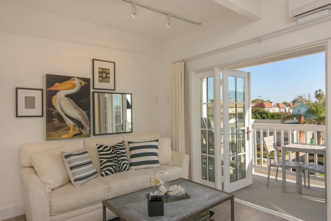 3690 Carlsbad Blvd-Unit -ID1248674P in Carlsbad, CA - Building Photo - Building Photo
