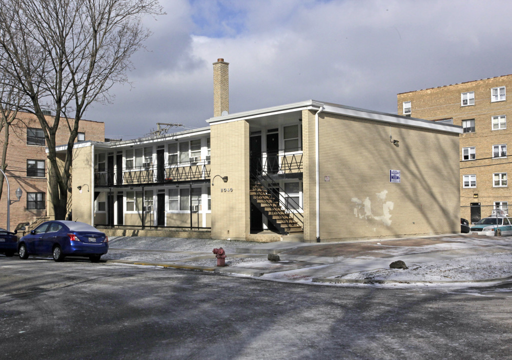 2034-2044 W Hood Ave in Chicago, IL - Building Photo