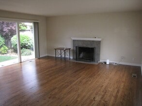 1431 W Elm St in Lodi, CA - Building Photo - Building Photo