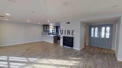 9460 Cormorant Cir in Fountain Valley, CA - Foto de edificio - Building Photo
