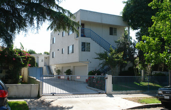 Maui Apartments in Burbank, CA - Building Photo - Building Photo