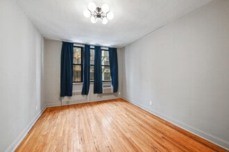 334 E 90th St in New York, NY - Building Photo - Building Photo
