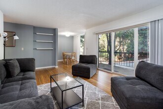 2700 Le Conte Ave in Berkeley, CA - Building Photo - Building Photo