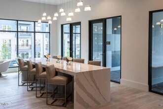 2000 Olivewood St, Unit A4 in Cary, NC - Foto de edificio - Building Photo