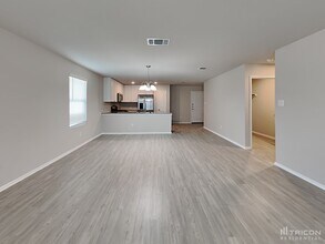 5531 Basil Chase in Converse, TX - Building Photo - Building Photo