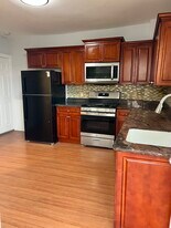 90 Ward St in Naugatuck, CT - Building Photo