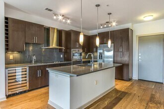 3600 S Lamar Blvd in Austin, TX - Building Photo - Building Photo