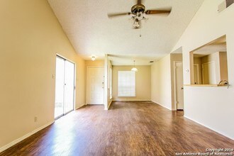 7003 Silver Canyon in San Antonio, TX - Building Photo - Building Photo