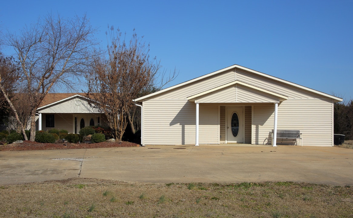 Poteau Retirement Center in Poteau, OK - Foto de edificio