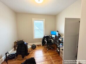 267 E Cottage St, Unit 3 in Boston, MA - Foto de edificio - Building Photo