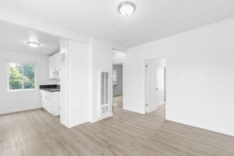 1618 E Vernon Ave in Los Angeles, CA - Foto de edificio - Building Photo