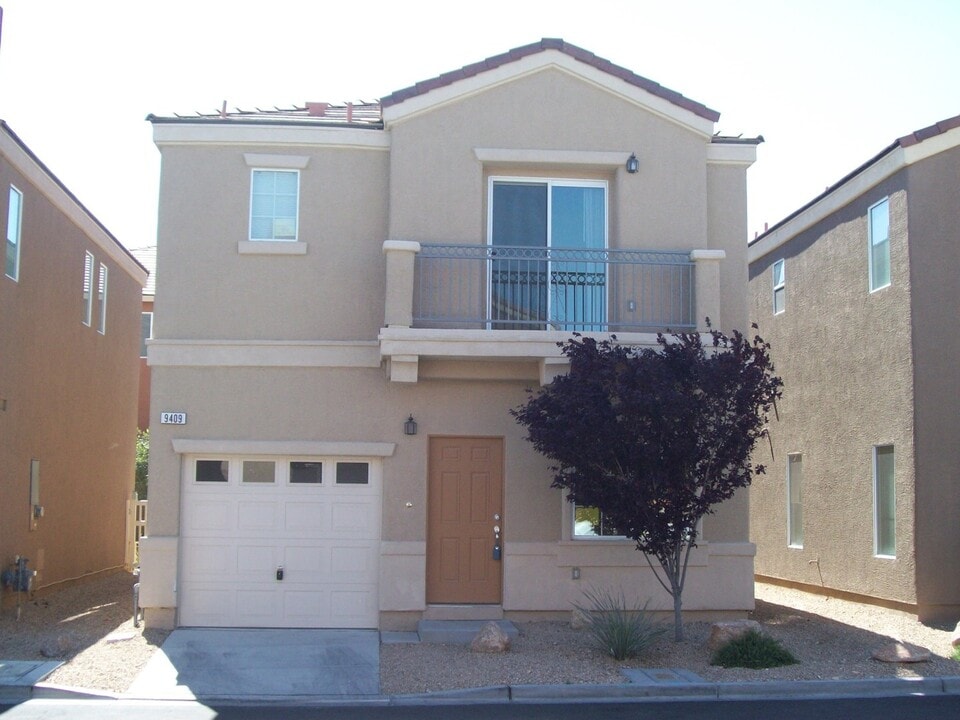9409 Crimson Sky St in Las Vegas, NV - Building Photo