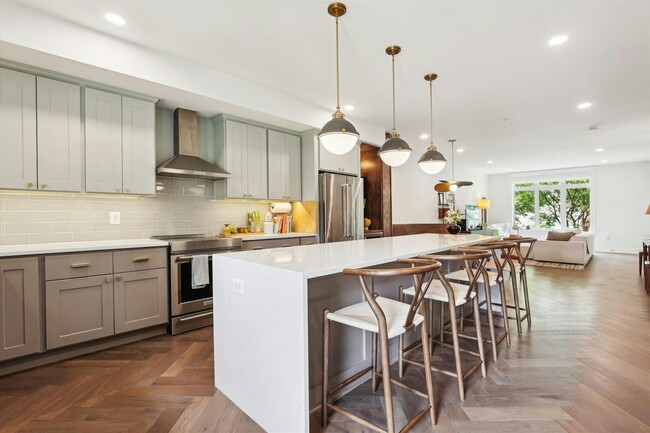 818 Taylor St NW in Washington, DC - Building Photo - Building Photo