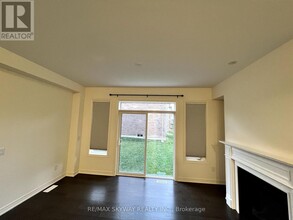 38 Donald Stewart Rd in Brampton, ON - Building Photo - Building Photo