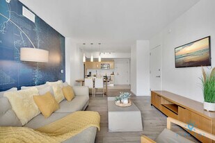 2602 E Hallandale Beach Blvd in Hallandale Beach, FL - Building Photo