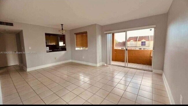 6221 SW 131st Ct in Miami, FL - Foto de edificio - Building Photo