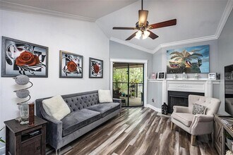 8607 Fancy Finch Dr in Tampa, FL - Building Photo - Building Photo