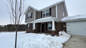 127 Landry Ln in Georgetown, KY - Building Photo