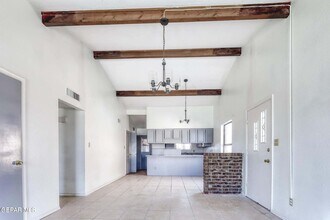 3551 E Glen Dr in El Paso, TX - Building Photo - Building Photo