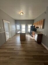 118 Gladstone St, Unit #B in Boston, MA - Building Photo - Building Photo