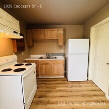 1925 Crockett St in West Orange, TX - Building Photo - Building Photo