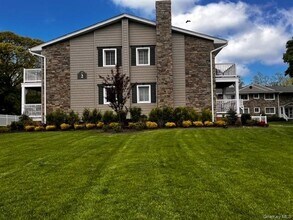 5 Williams Blvd in Lake Grove, NY - Building Photo - Building Photo