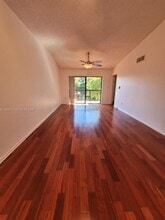 9972 Nob Hill Pl, Unit 9 in Sunrise, FL - Foto de edificio - Building Photo