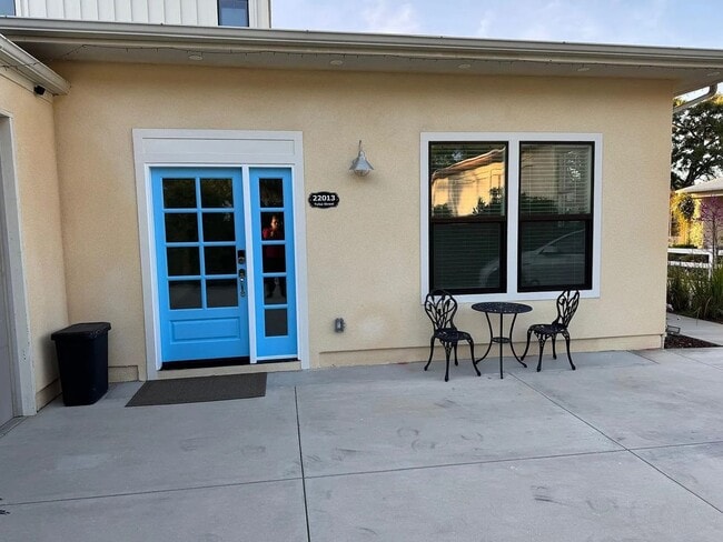 22013 Tulsa St in Los Angeles, CA - Building Photo - Building Photo