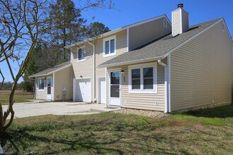 103 Brenda Dr in Jacksonville, NC - Building Photo - Building Photo