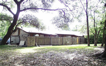 Mango Villa Apartments in Austin, TX - Building Photo - Building Photo