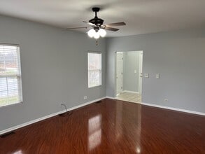 1706 Fredericksburg Ln in Aurora, IL - Building Photo - Building Photo