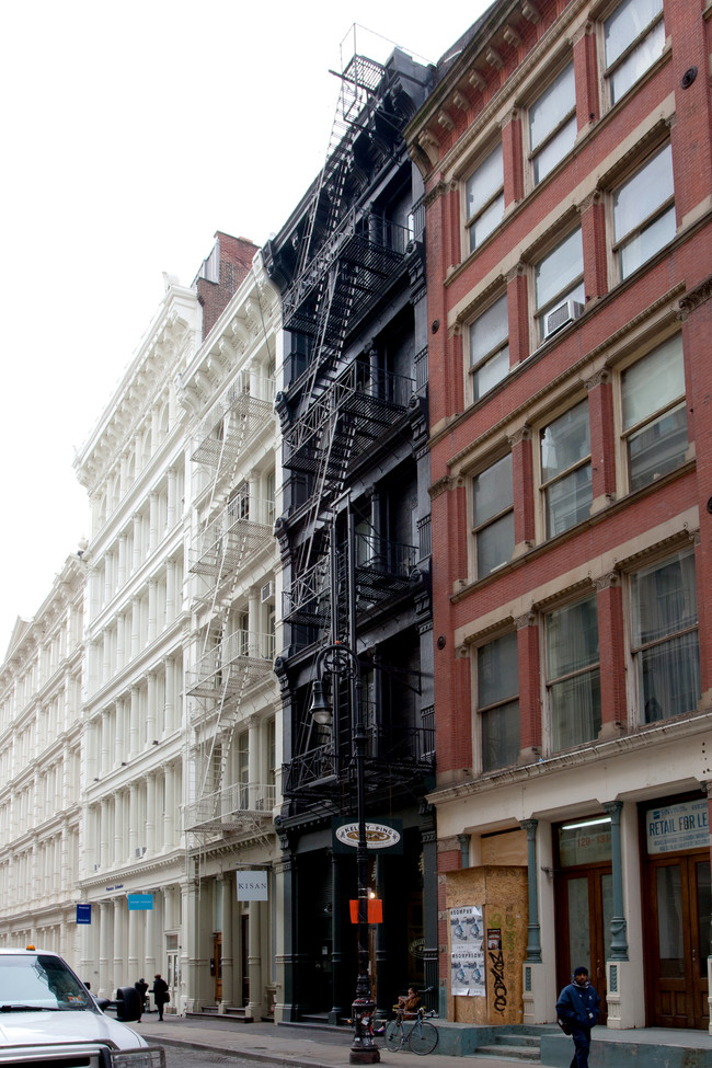 127 Greene St in New York, NY - Building Photo - Building Photo