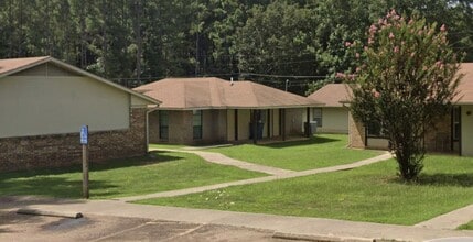 1001 Lakeview Dr in Lone Star, TX - Building Photo - Building Photo