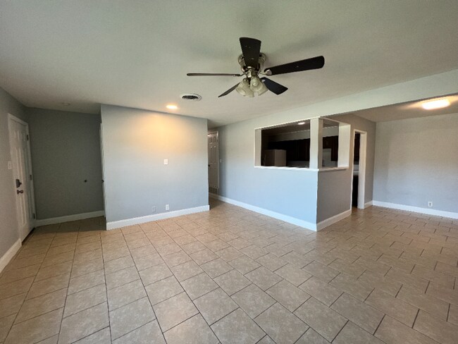 1807 Frame St in Denton, TX - Building Photo - Building Photo