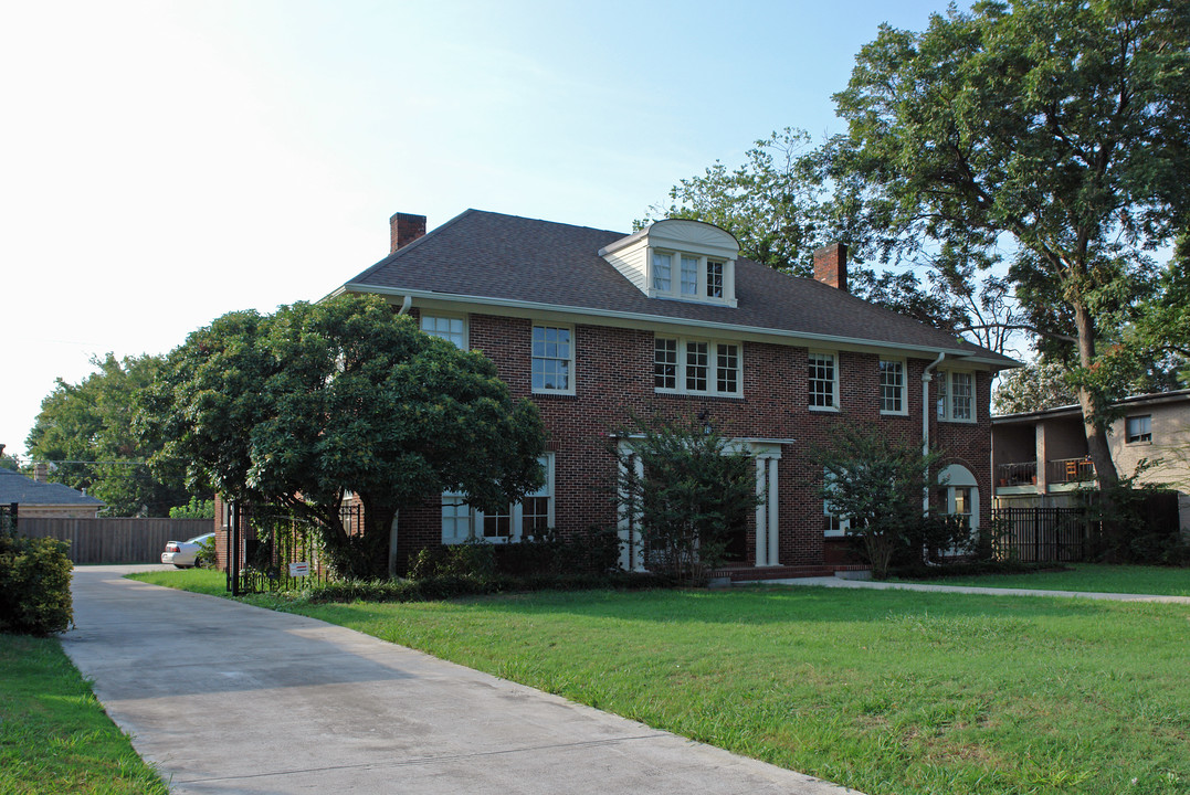 5816 Gaston Ave in Dallas, TX - Foto de edificio