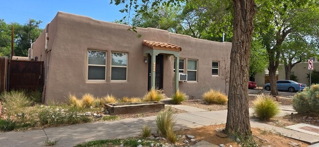 property at 1201 Gold Ave SW