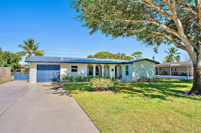 property at 306 SW Winnachee Dr