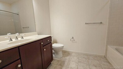 208 Canter Ct in Goshen, NY - Building Photo - Building Photo