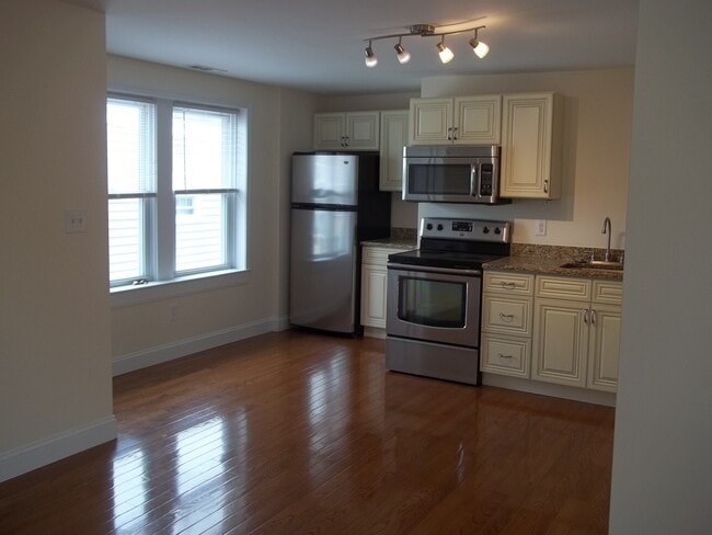 821 E Hector St, Unit 3 in Conshohocken, PA - Building Photo - Building Photo