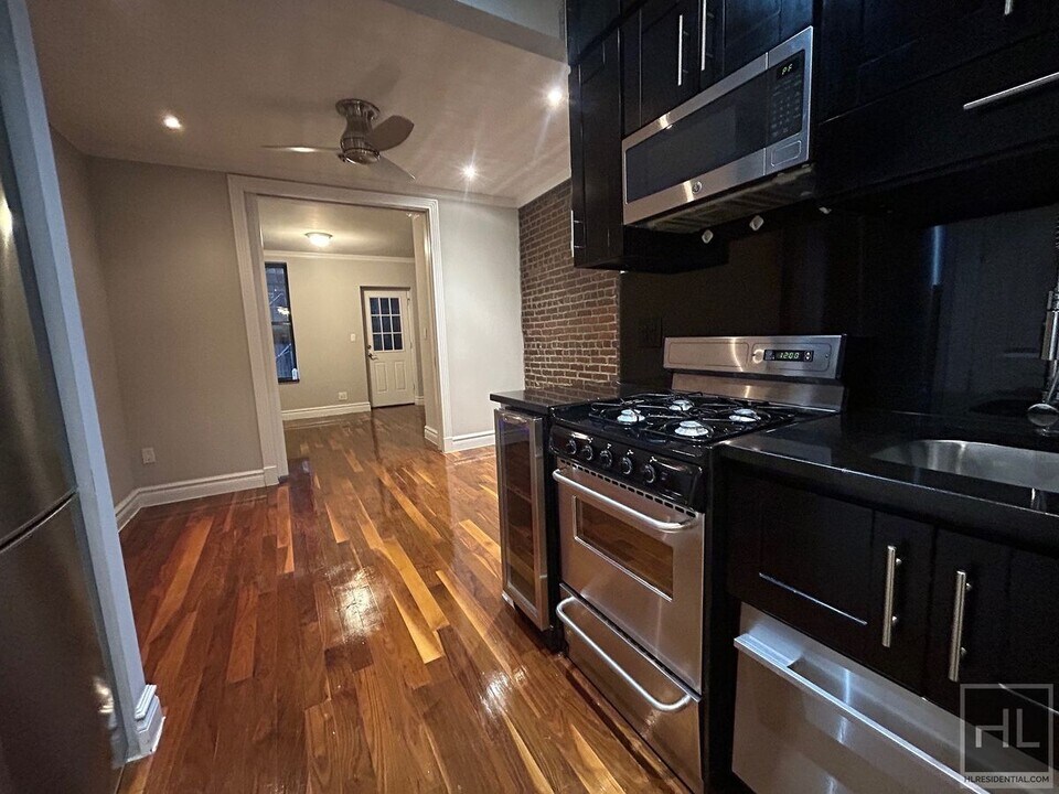East 23rd Street in New York, NY - Building Photo