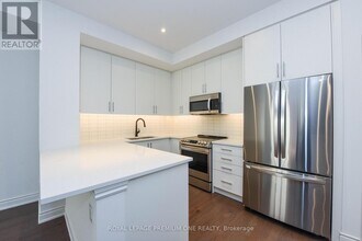 40-40 Lunar Cres in Mississauga, ON - Building Photo - Building Photo