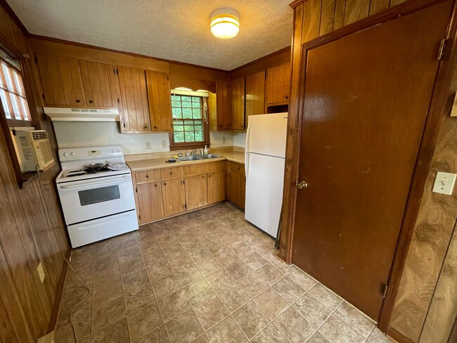 108 Bolling St in Radford, VA - Building Photo - Building Photo